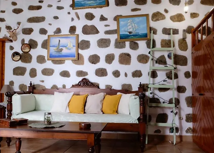 Vintage White House 파트모스