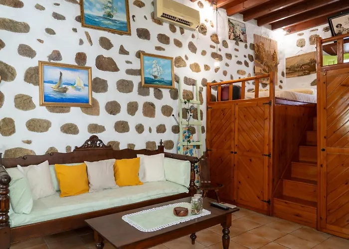 Vintage White House * 파트모스